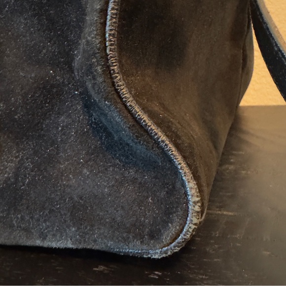 Authentic Vintage Gucci Diana Black Suede Bamboo Tote - Picture 11 of 16